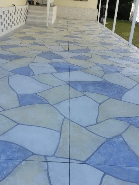 Driveway in decorative concrete