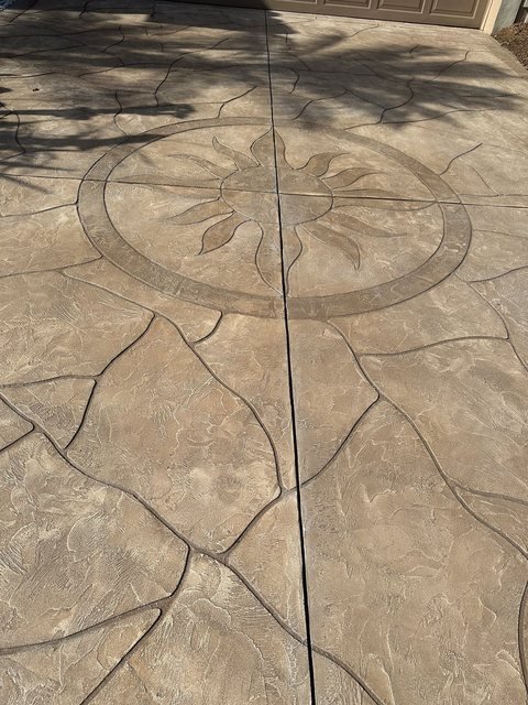 Pool coping in decorative concrete