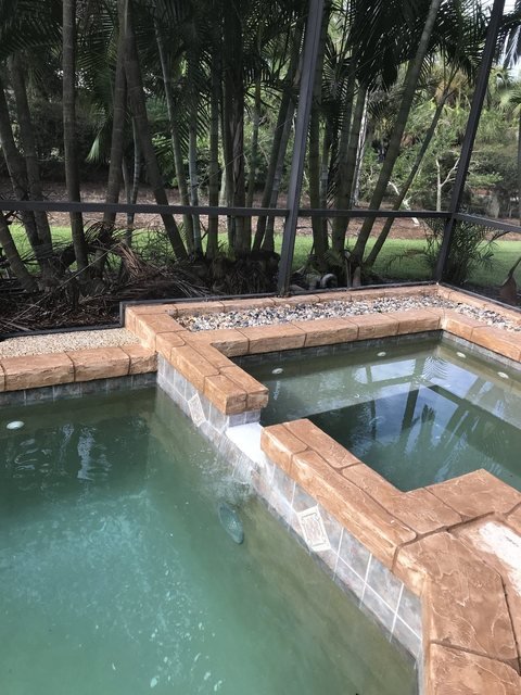 Pool coping in decorative concrete