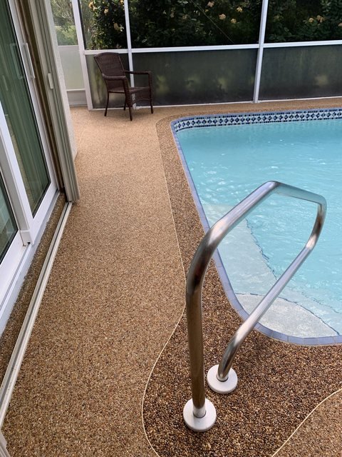 Pool deck in river rock