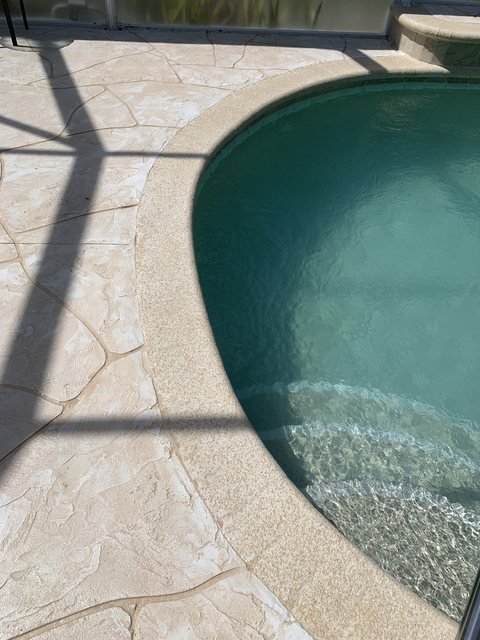 Pool deck in decorative concrete