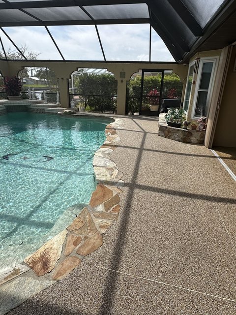 Pool deck in river rock