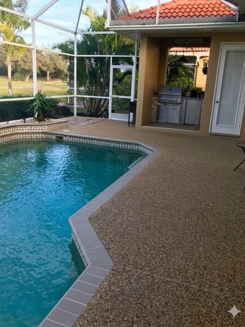 Pool deck in river rock