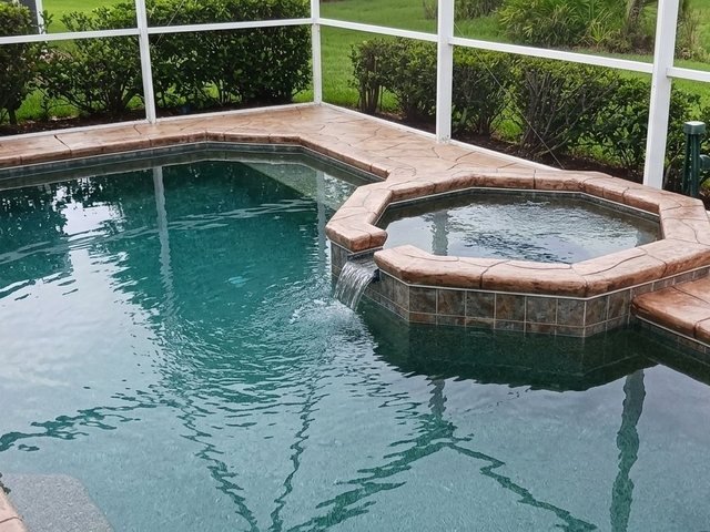 Pool coping in decorative concrete