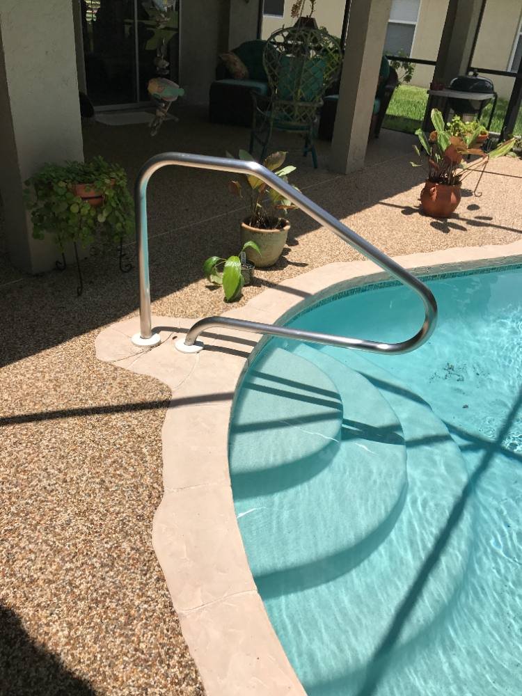 Pool deck in river rock
