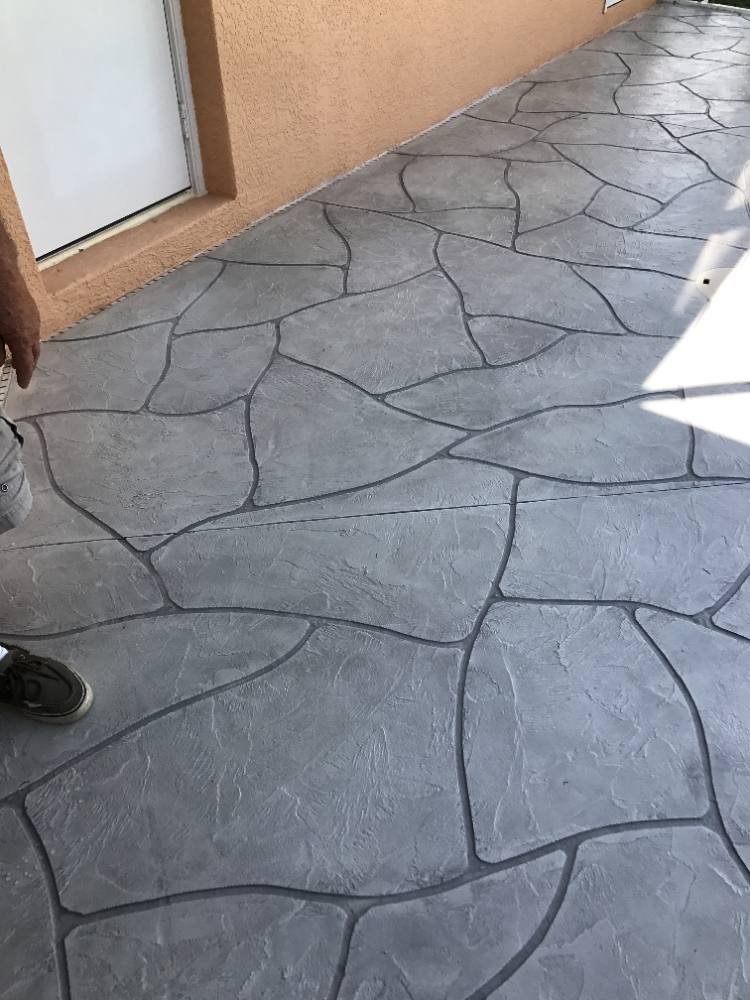Covered porch in Uro Stone