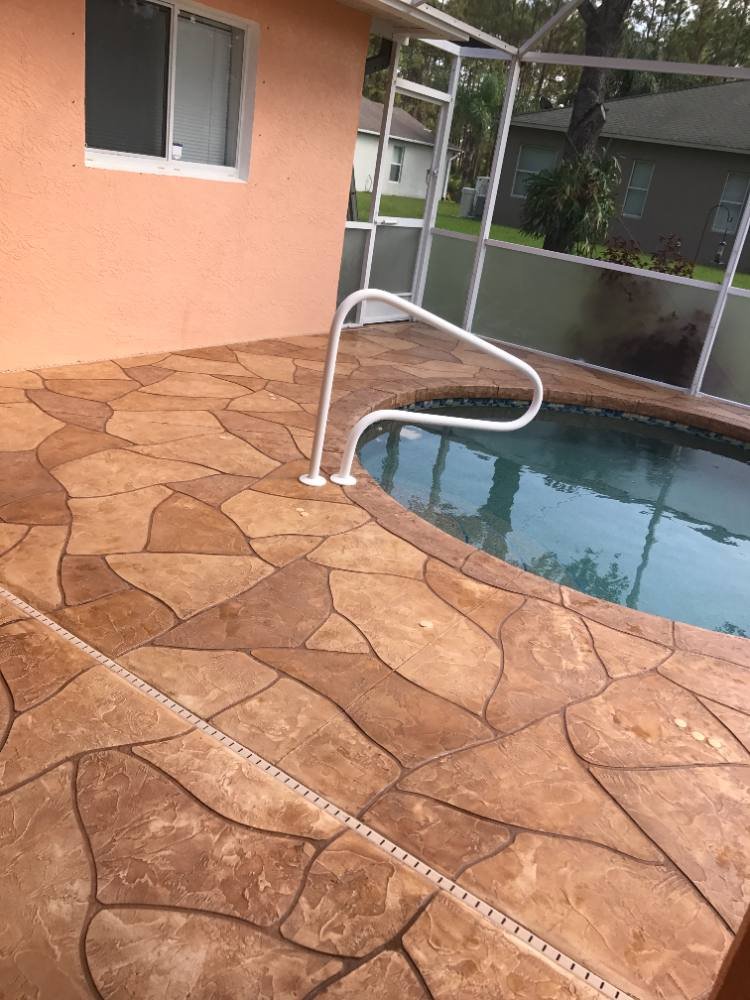 Pool deck in Uro Stone