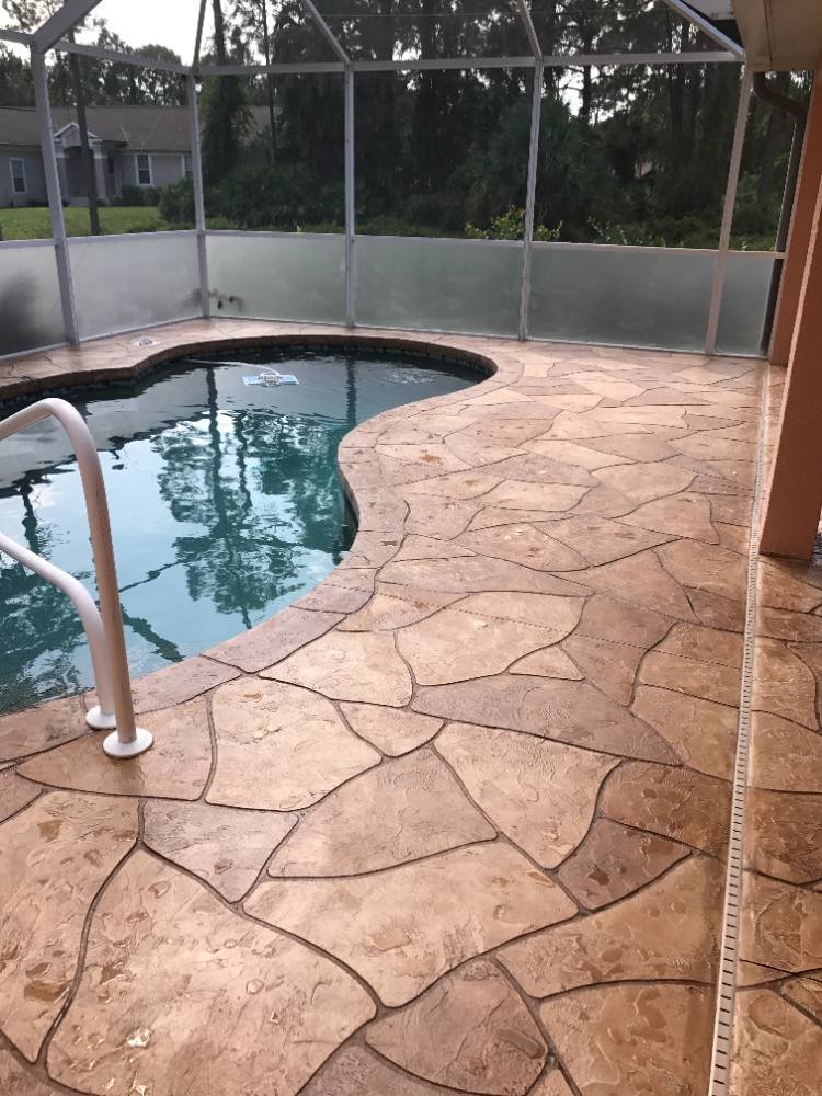 Pool deck in Uro Stone