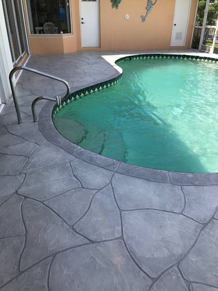 Pool deck in Uro Stone