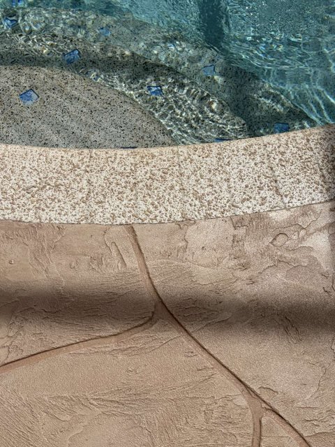 Pool deck in decorative concrete