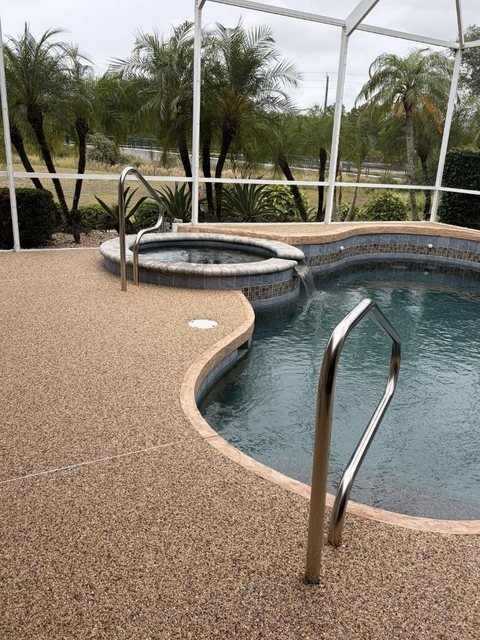 Pool deck in river rock